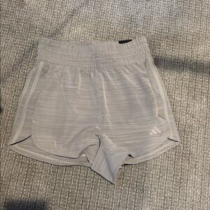 Adidas Women’s Light Gray Striped Pacer Running Shorts High Rise 3” - Sz XS